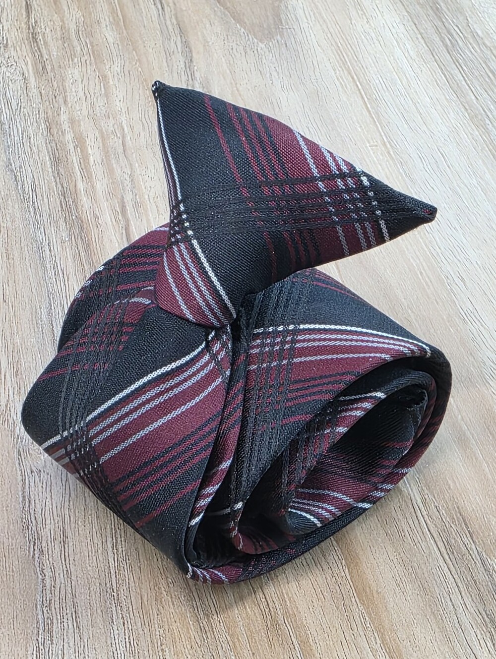 🔹️Black, Burgundy, & Silver Plaid Pre-Tied Clip-On Necktie Youth Large